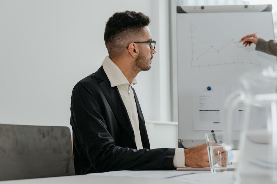 The Ultimate Guide to Building a Strong LinkedIn Network for Career Success